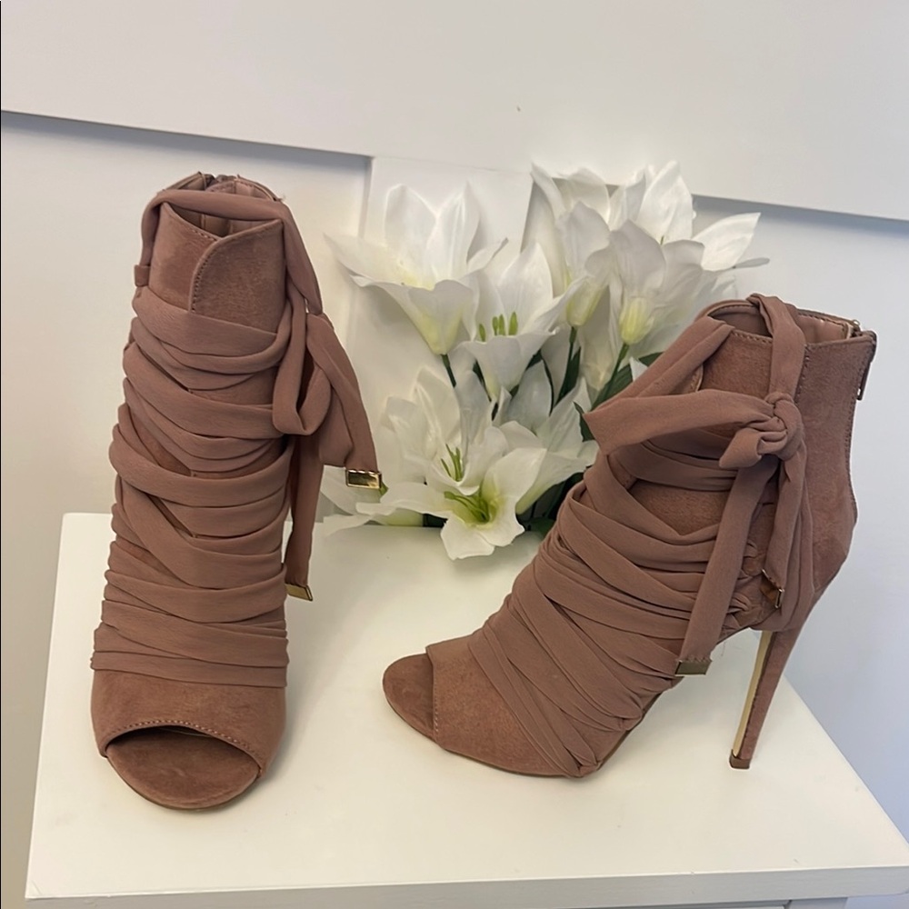 Elegant Tan Women's Heeled Sandals